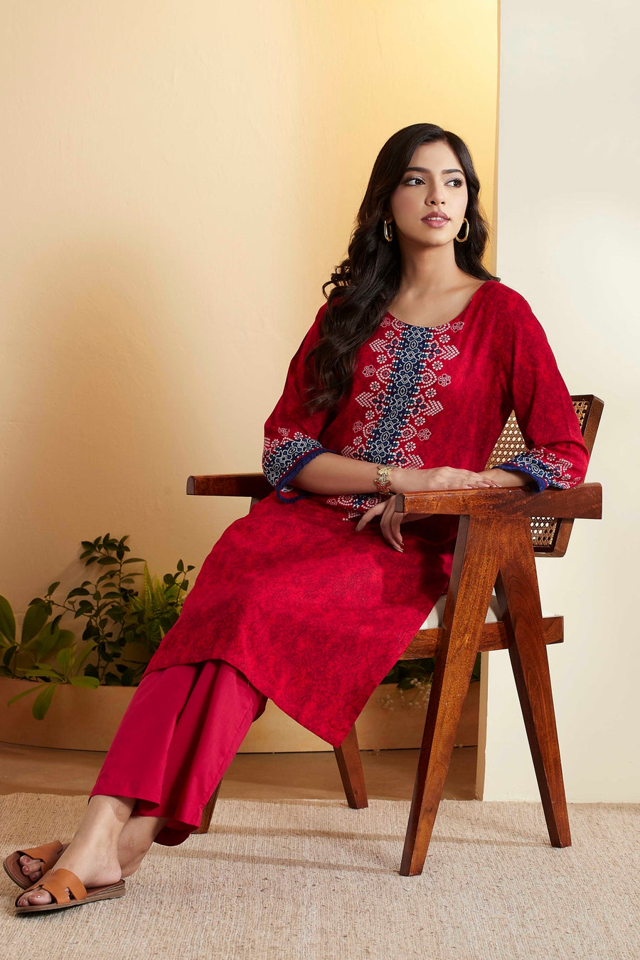 Maroon Viscose Rayon Yoke Printed Straight Kurta