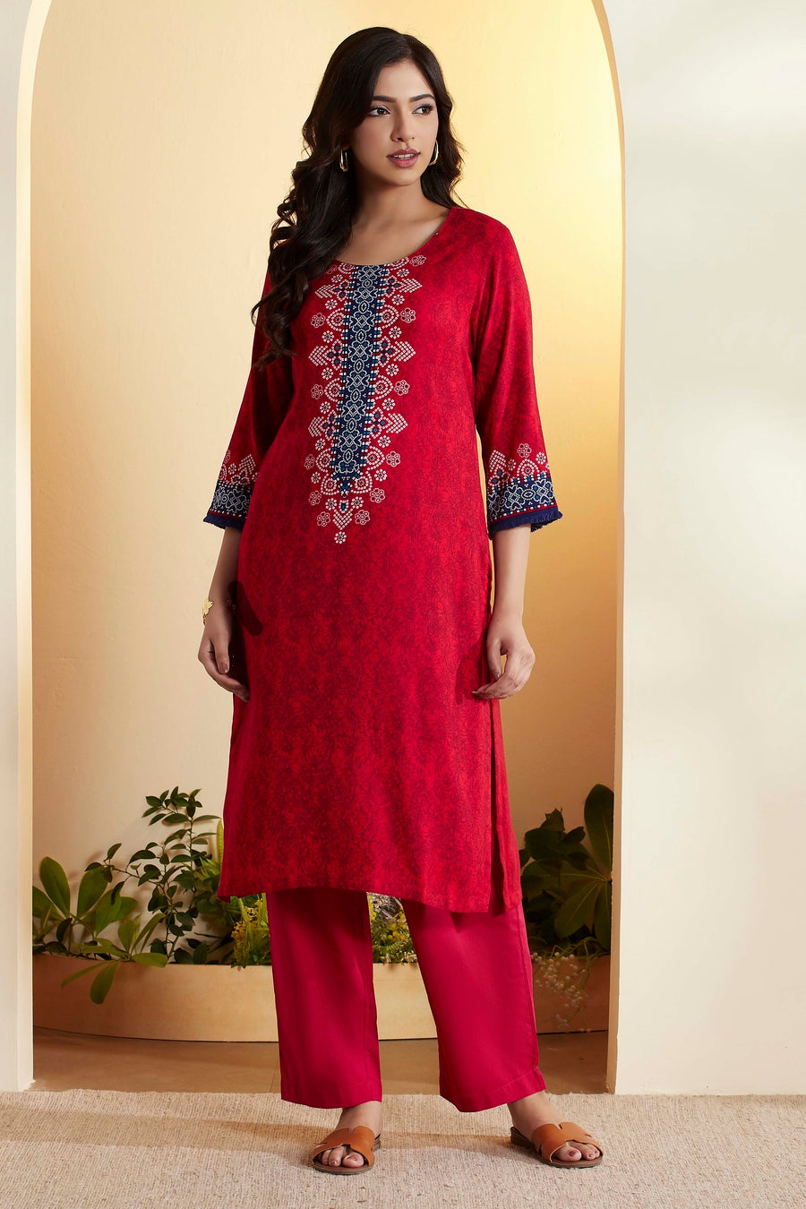 Maroon Viscose Rayon Yoke Printed Straight Kurta
