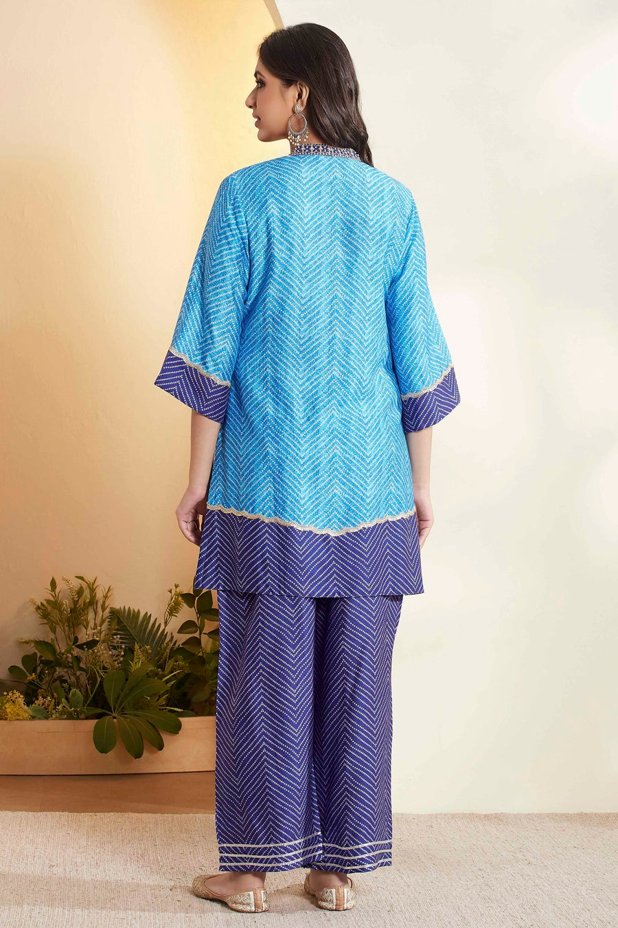 Blue Chevron Printed Kurta Set – view 3