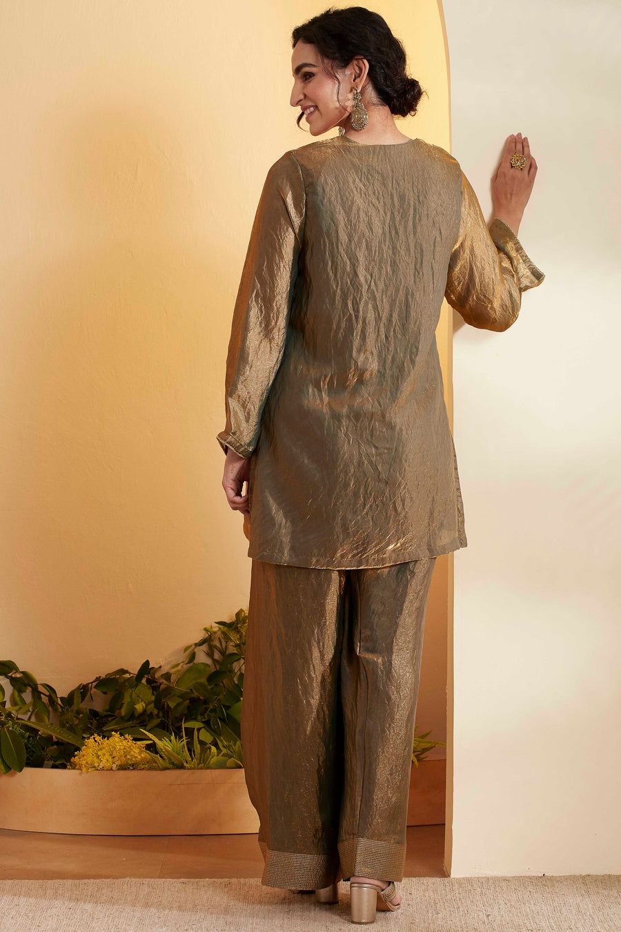 Green & Antique Gold Metallic Shimmer Embroidered Kurta Set – view 3