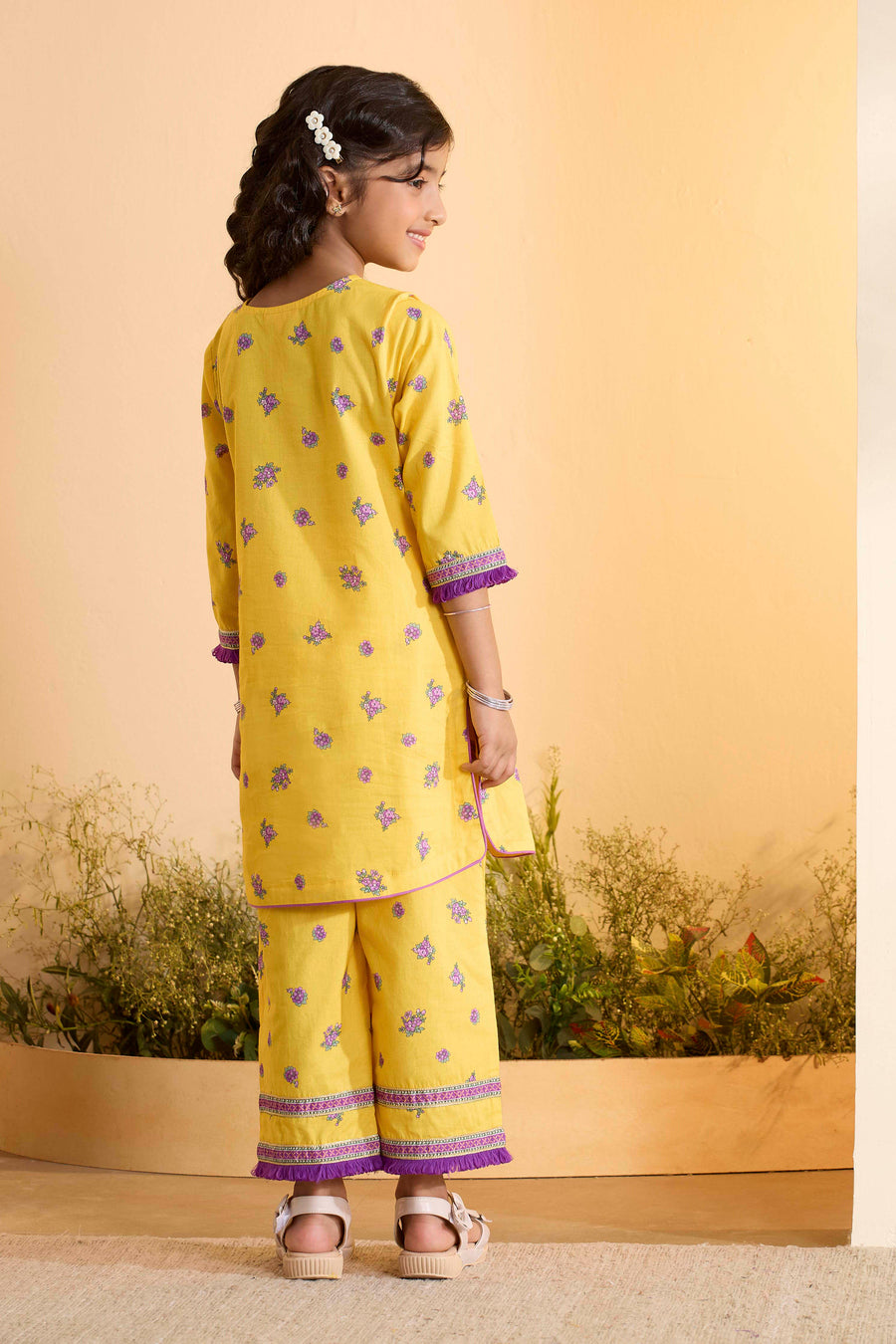 Girls Yellow Floral Printed Kurta & Pants Set – view 3