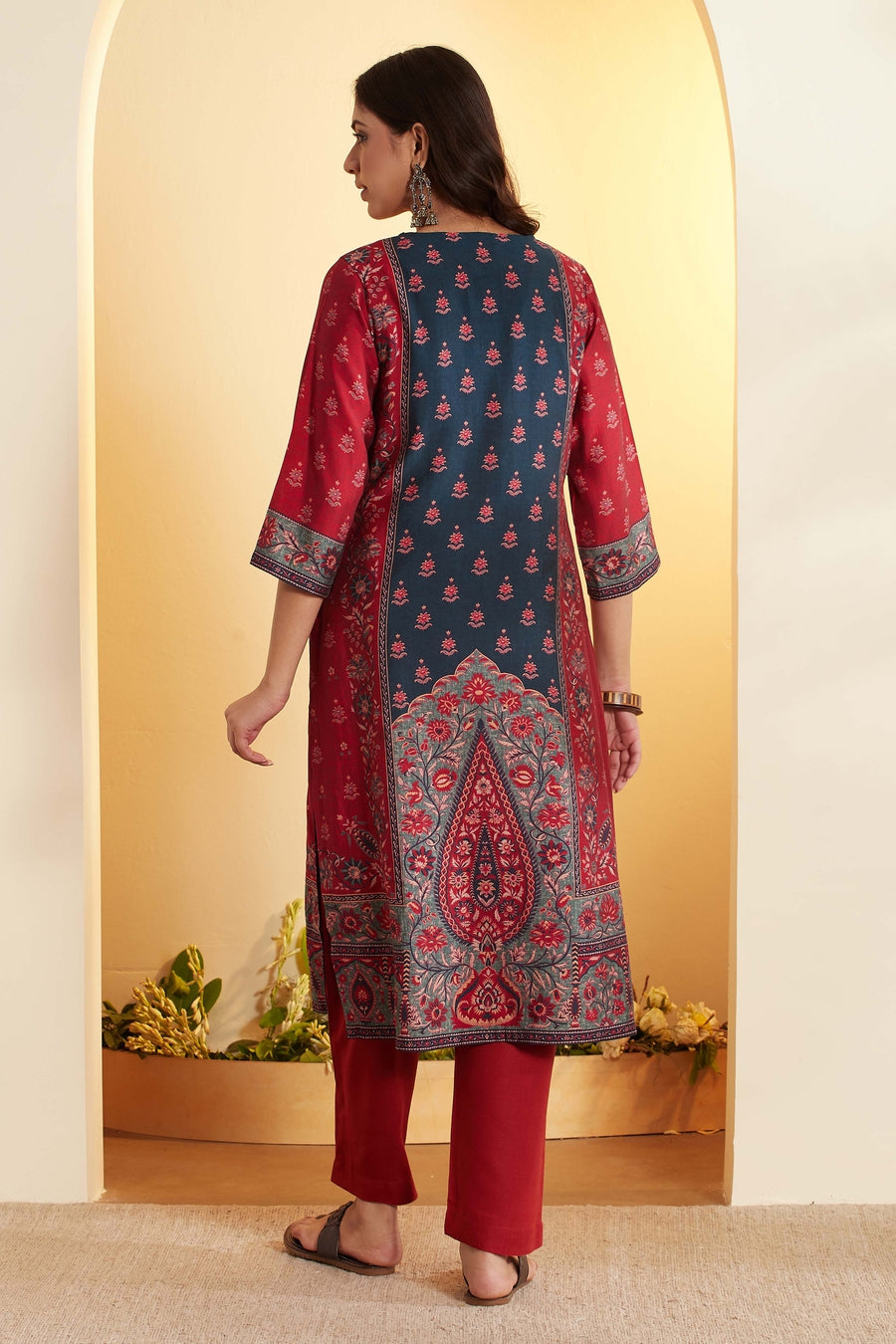 Black & Maroon Floral Printed Kurta Set – view 3