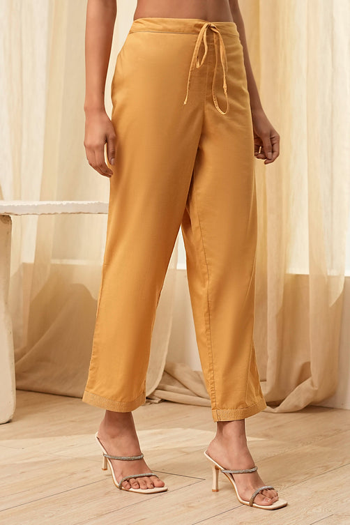 Gold-Toned Solid Regular Pants