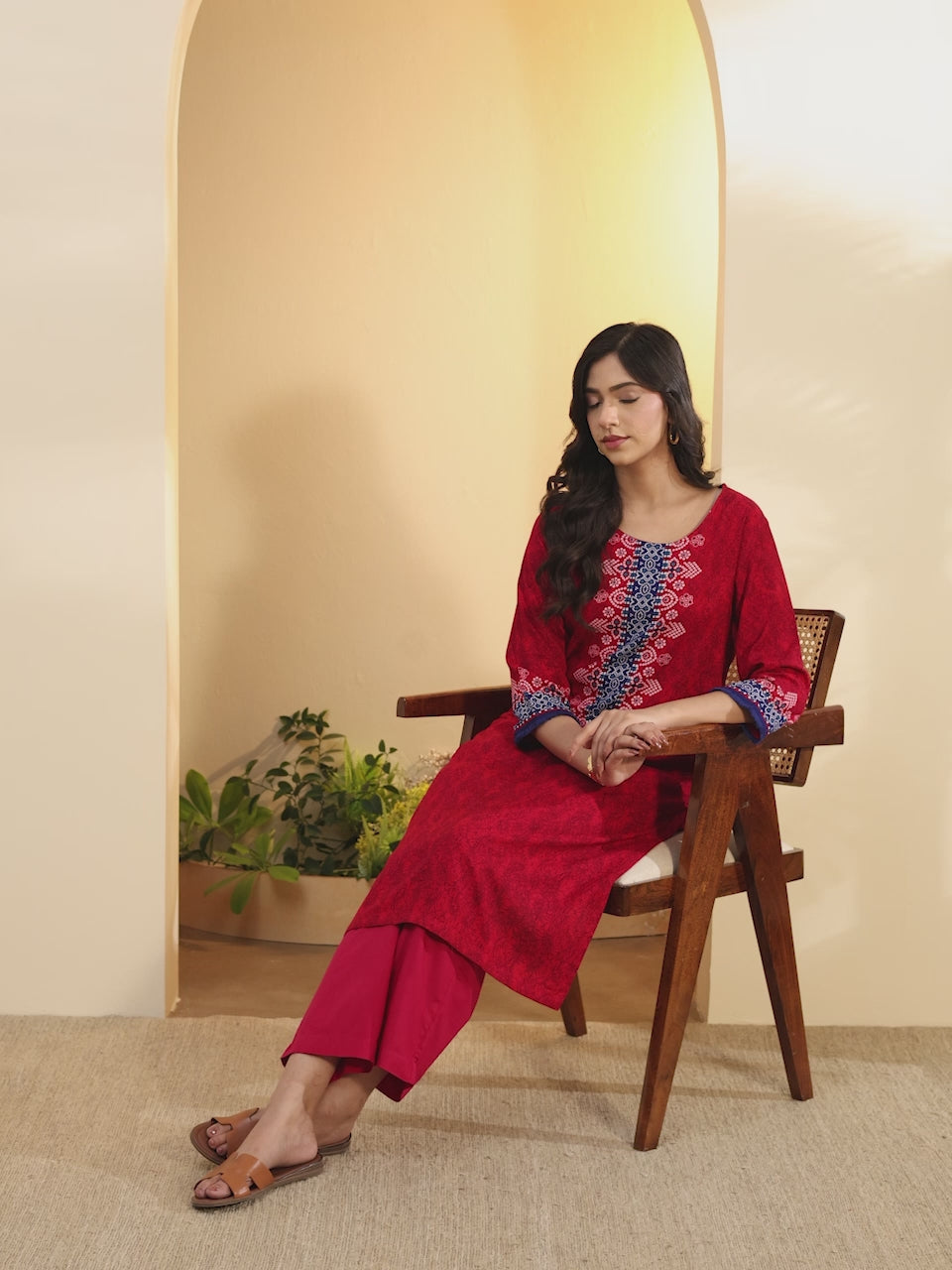 Maroon Viscose Rayon Yoke Printed Straight Kurta