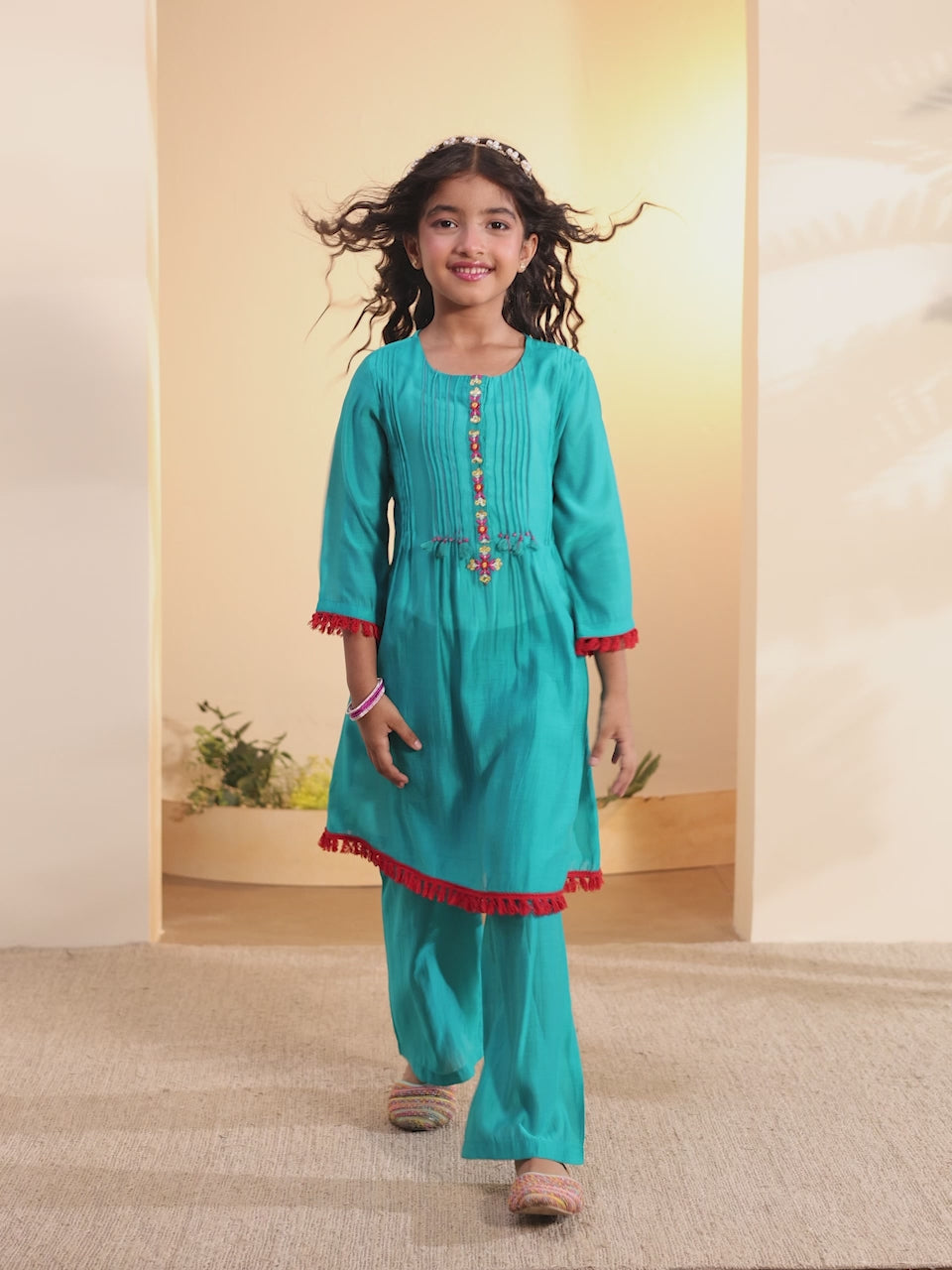 Girls teal pleated A-line kurta set by BIBA, product video