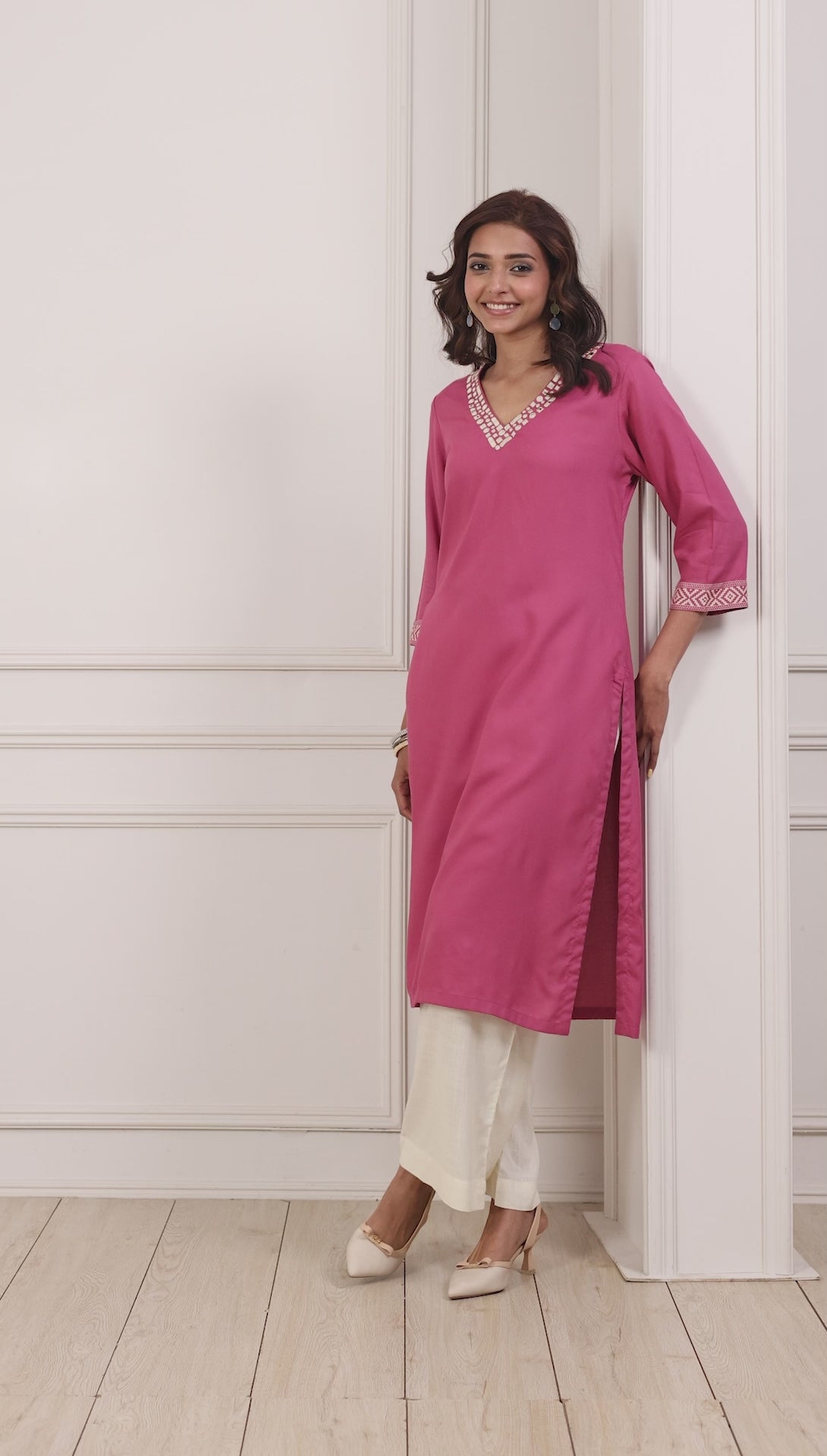 Onion Pink Solid Straight Kurta