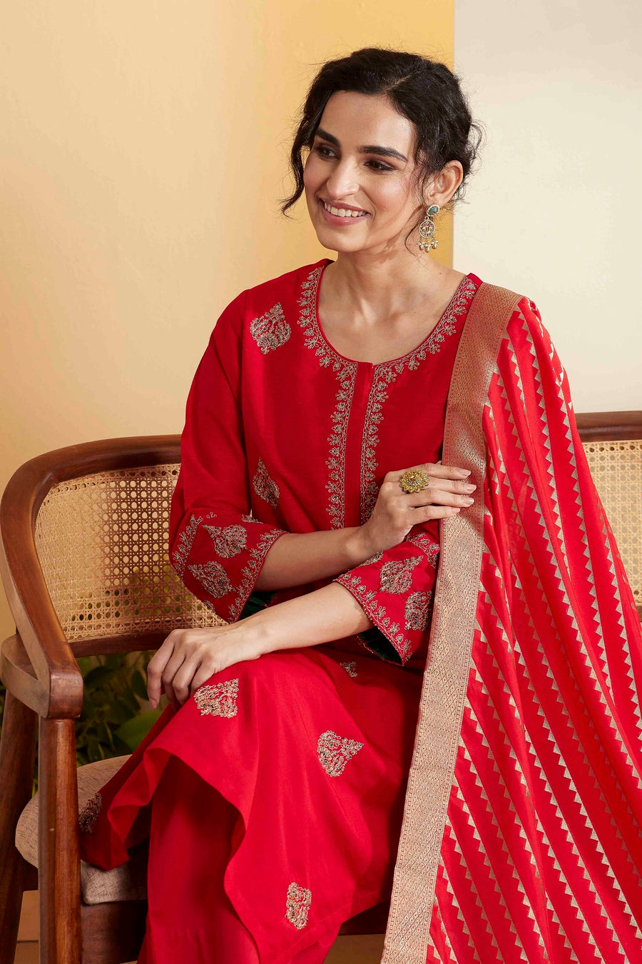 Red & Gold Embroidered Kurta Set – view 2