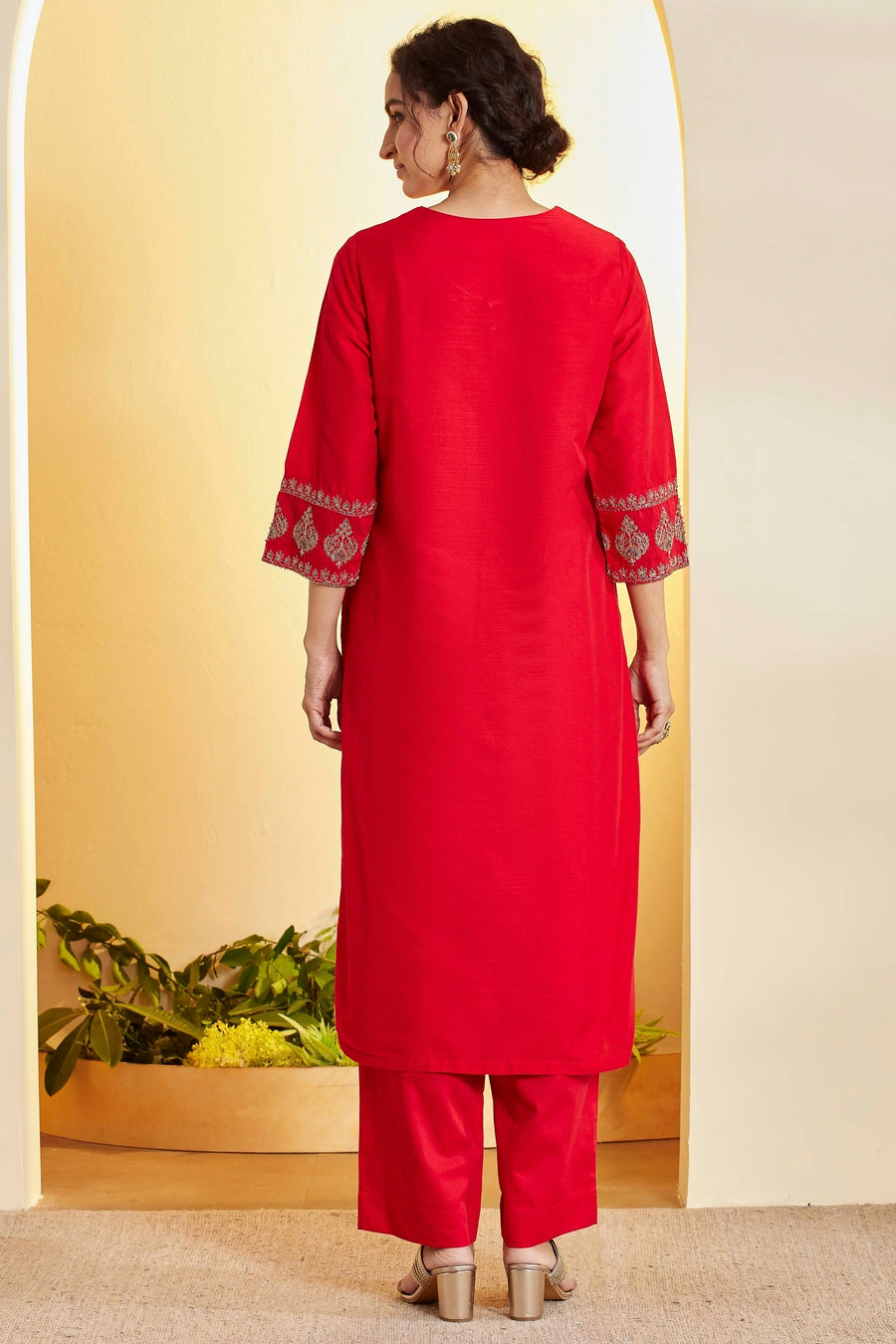 Red & Gold Embroidered Kurta Set – view 4